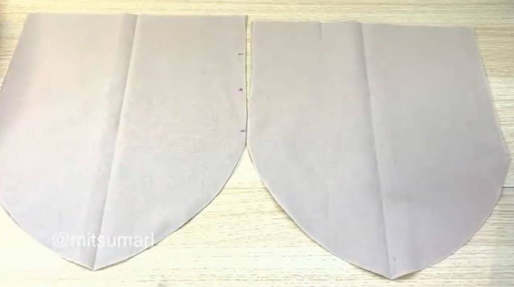 返し口を残して内布を縫います