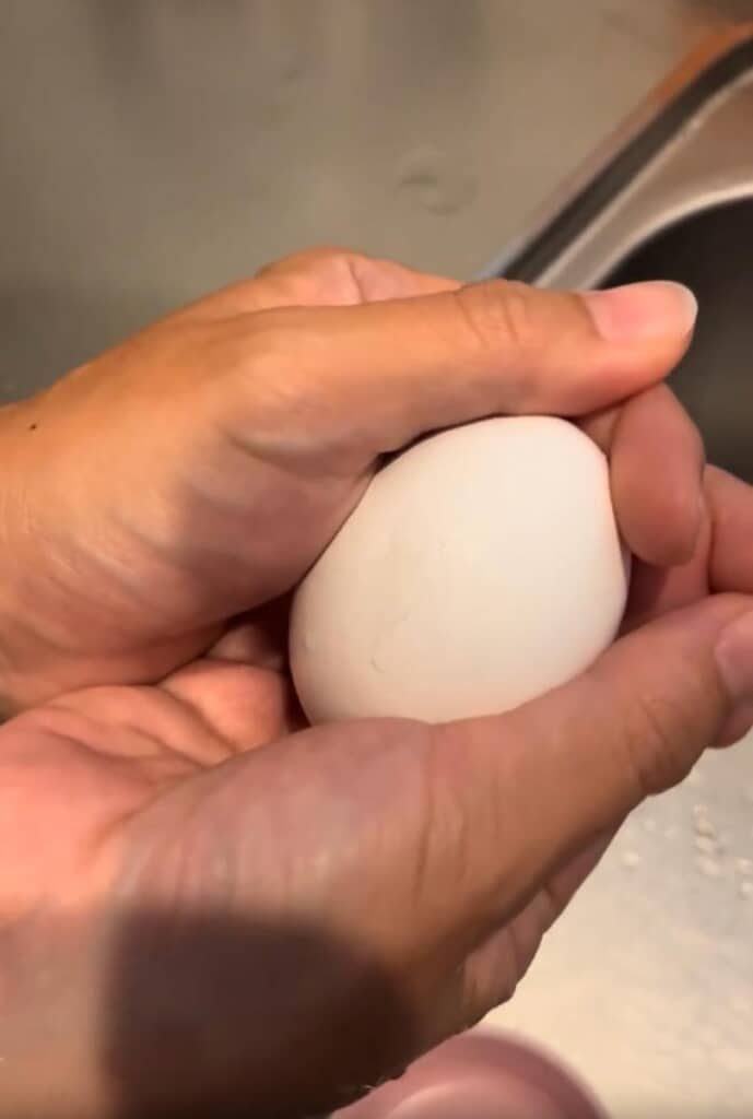 怖がりながらも「あったかい感じがする！」と興奮気味