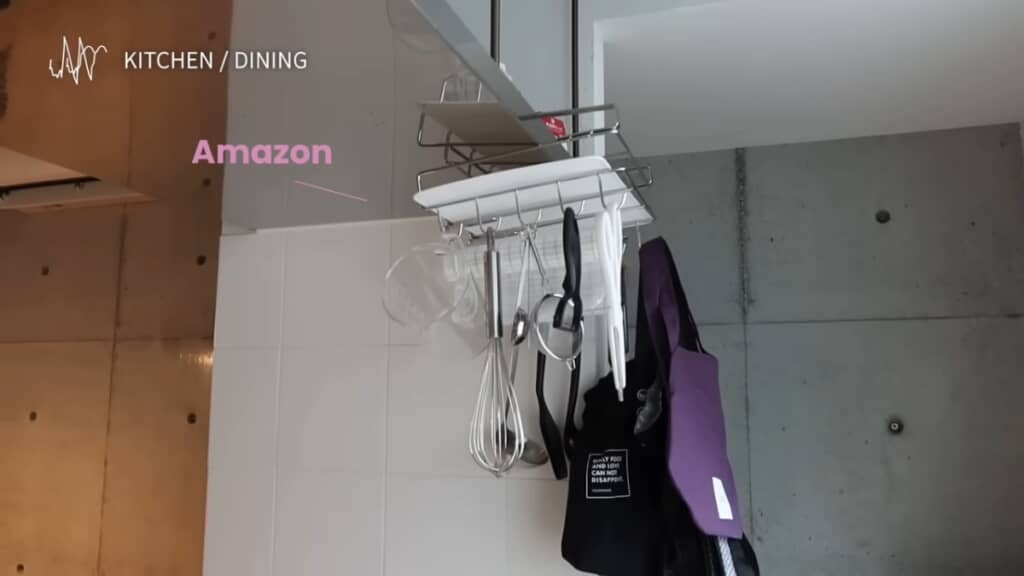 収納スペースが少ない分、工夫しています