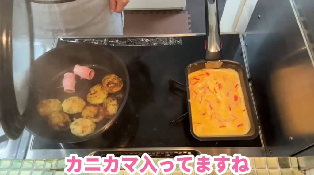 フライパンと卵焼き機を駆使する
