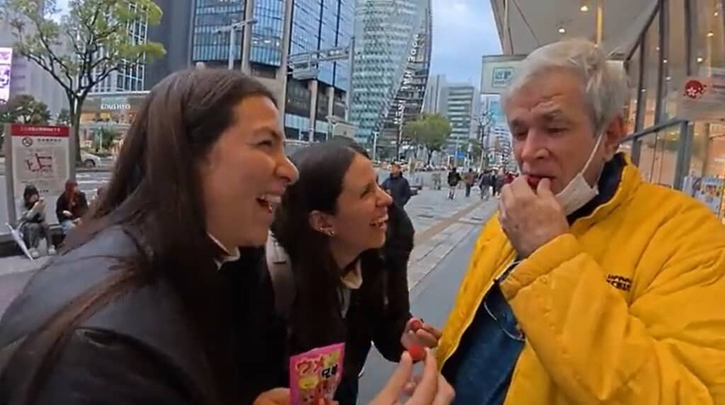 お父さんはブルブル震えています