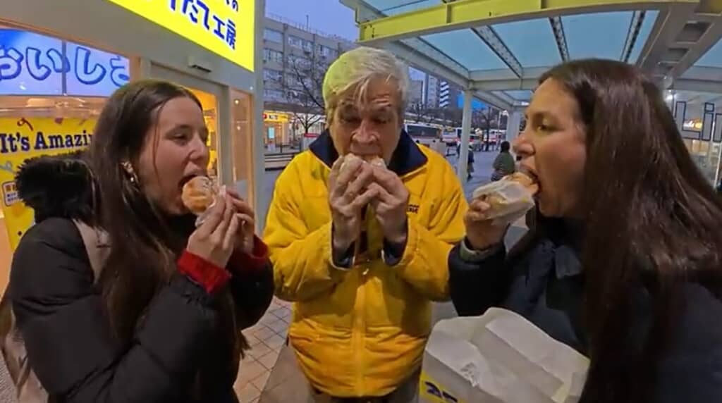 シュークリームを味わいます