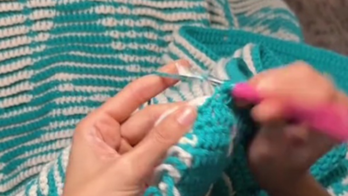 女性が毛糸をひたすらかぎ針編みしていくと……80時間後の作品に「本当に素晴らしい！」「美しい」【海外】（1/3） | ハンドメイド ねとらぼ