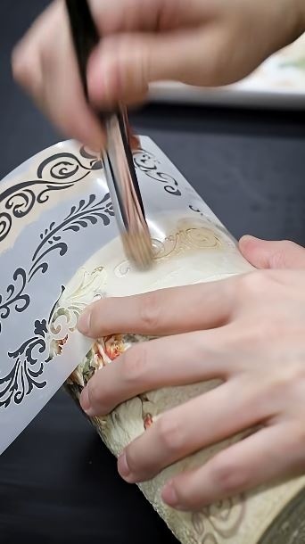 ステンシルする様子