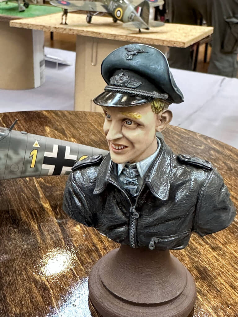 塗装の修正後。第一印象のせいか、依然として顔は怖い