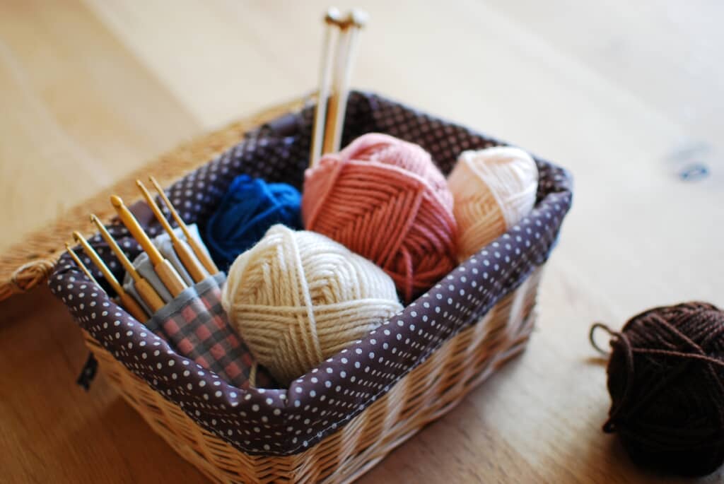 8歳息子が編んだ物とは（出典：PIXTA）