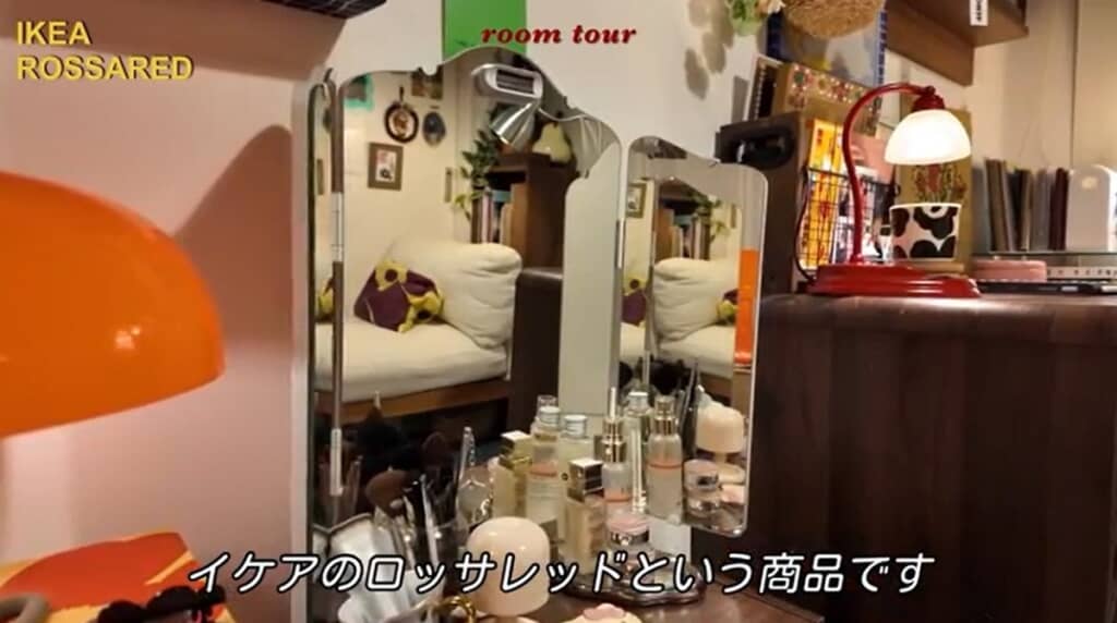 イケアのミラーを使っています