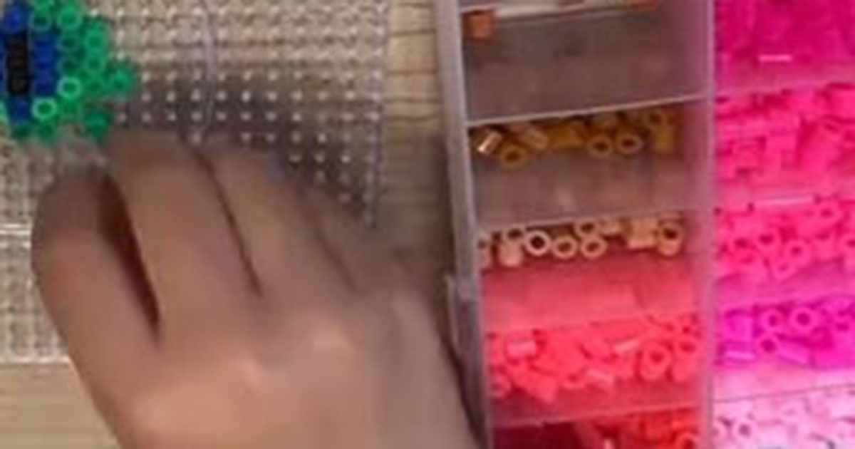 小2息子「アイロンビーズほしい」ママ「ほな買ったろ」→初日で“衝撃の結果”に「これは将来大物」「スゴすぎるやろww」（1/2） | 育児 ねとらぼ