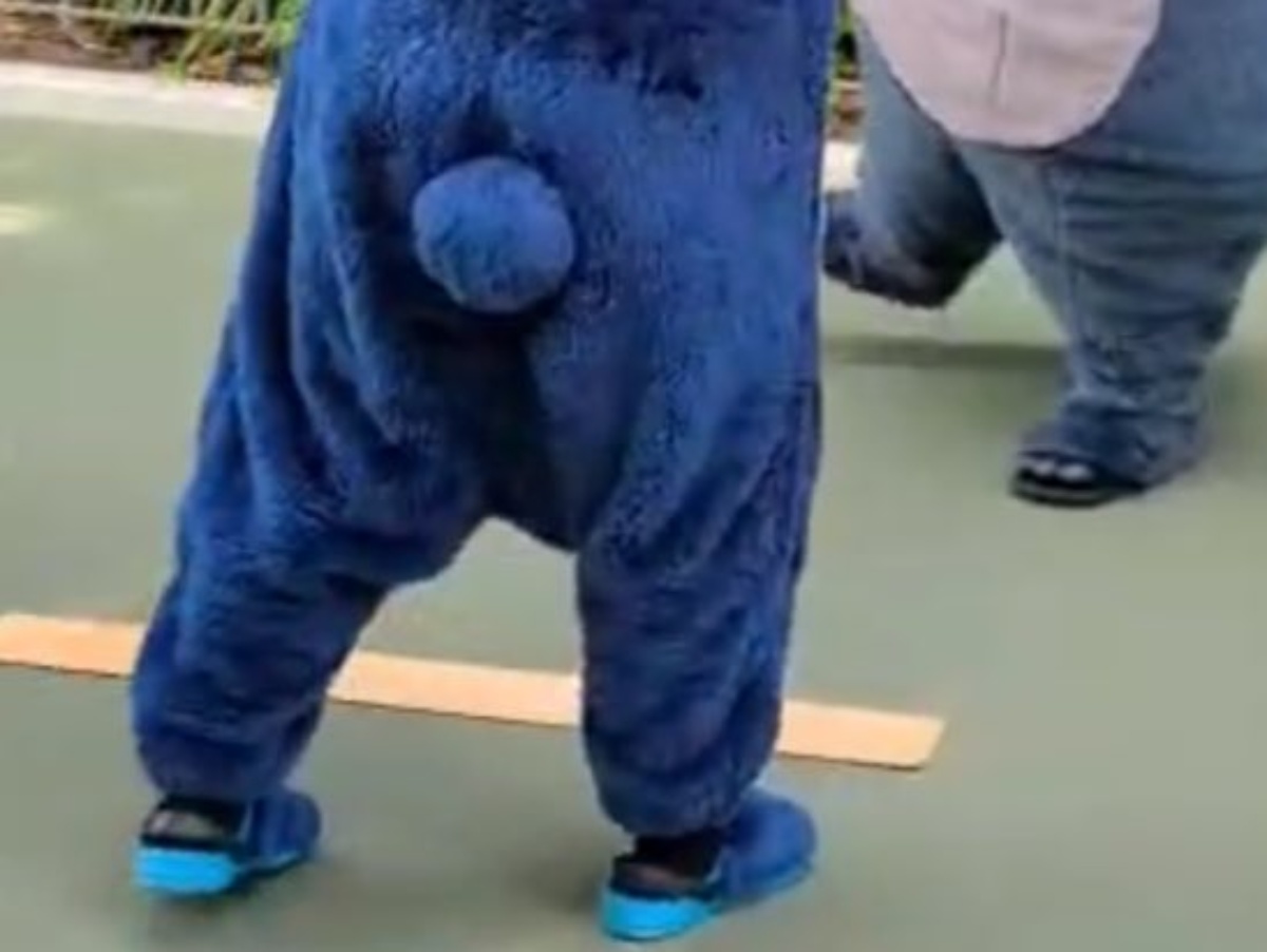 コロナ禍のディズニーで涙をのんだ男性→3年後……　“夢をかなえた”奇跡の瞬間に「いいなぁ」「見てるこっちまで幸せ」（1/3） | ディズニー ねとらぼ