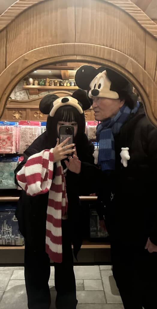 アウターも黒でそろえました