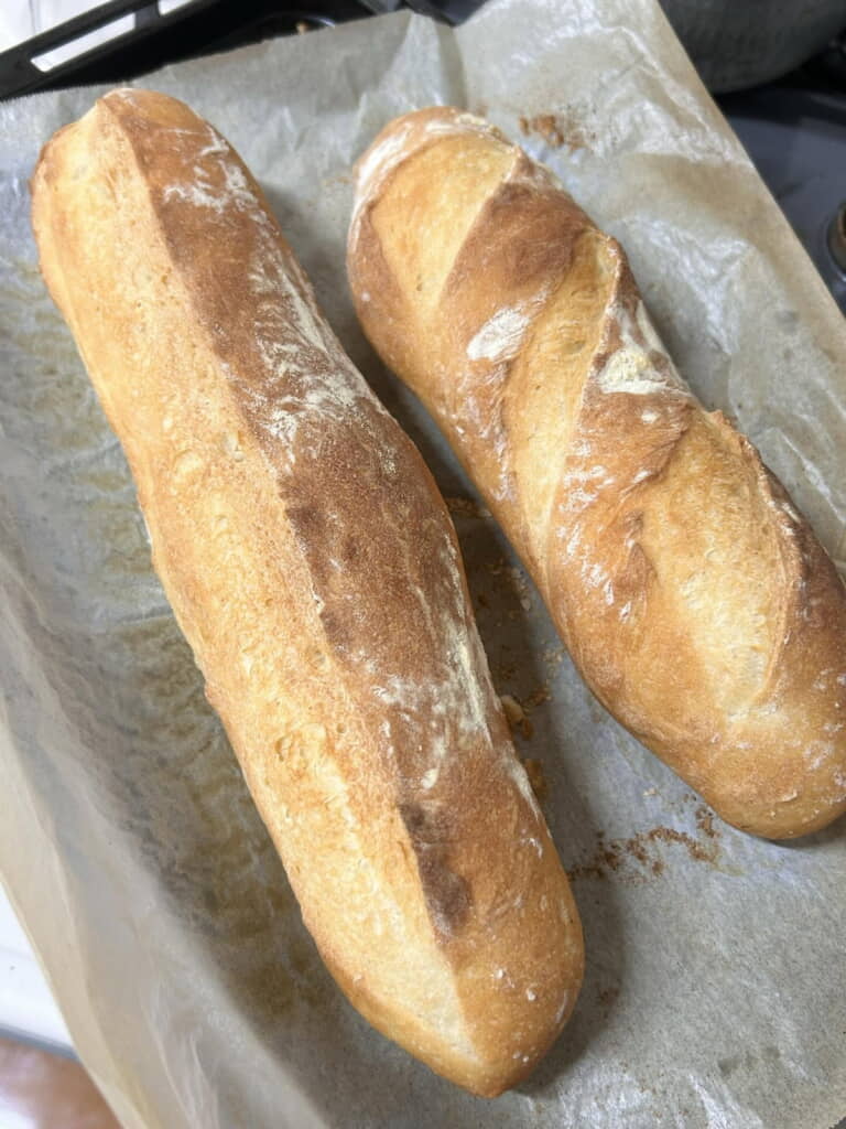 まさかのフランスパン！