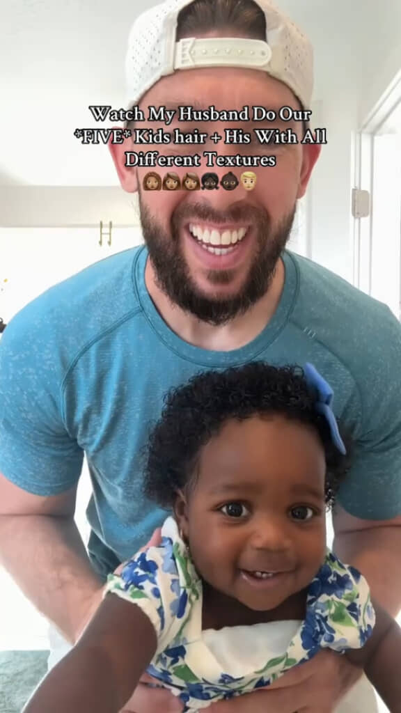 髪質がそれぞれで違う子どもたちのヘアセットをするパパ