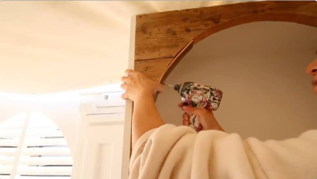 硬いウッドシールは熱湯をかければ柔らかくなる！