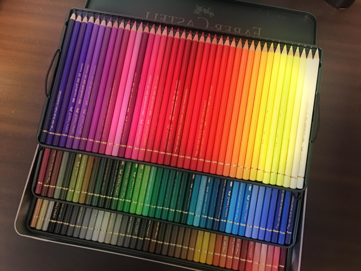 高校の入学祝いにもらった画材で8年描き続けたら……　まさかの光景に「夢があって素晴らしい」「すてきな感性」「す、すごい！」（1/3） | 絵画 ねとらぼ