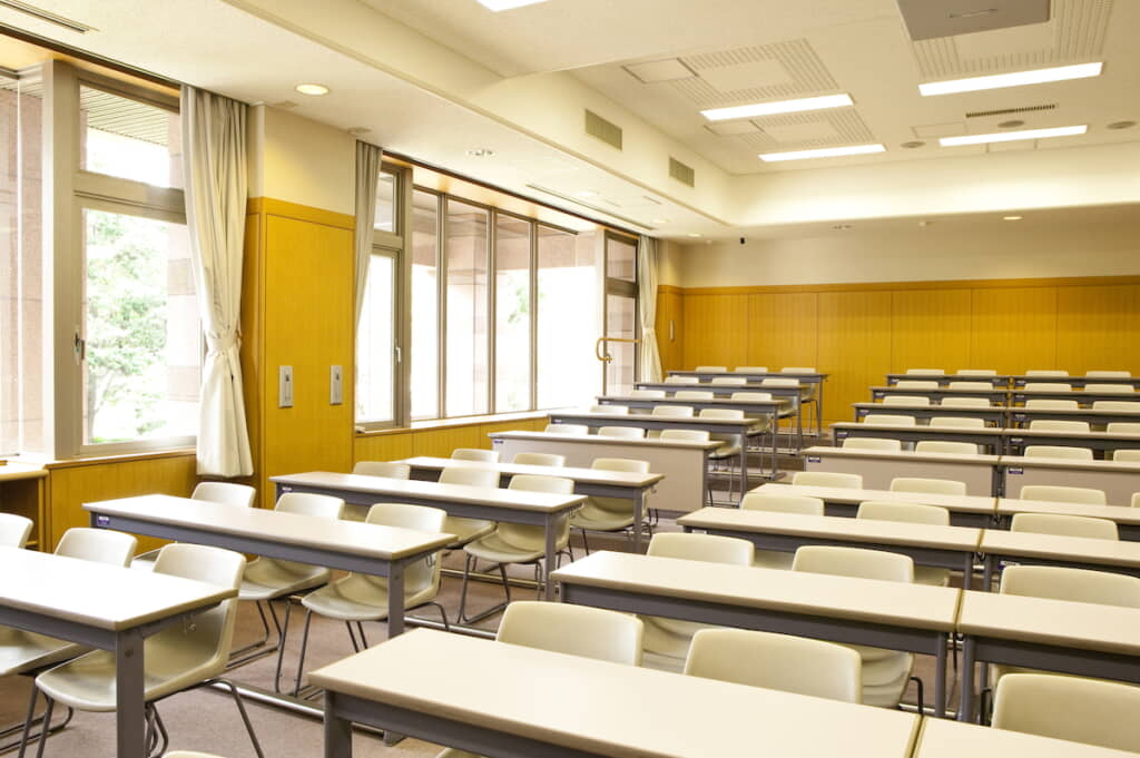 大学の経理に提出した書類とは……