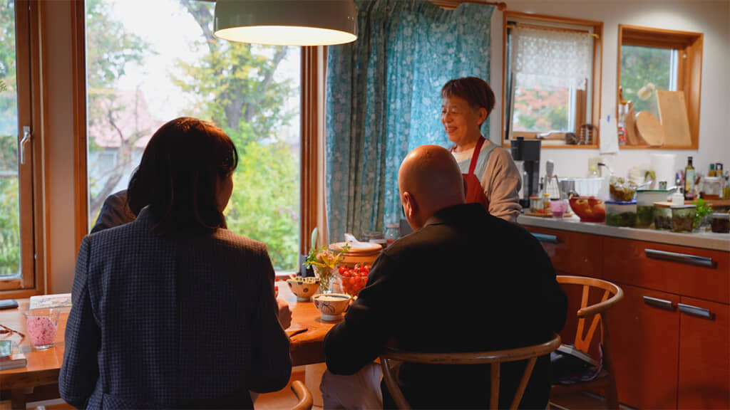おいしい料理を一緒に食べたら、ぐっと距離が縮まりそうですね