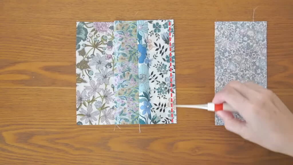 表布になるハギレを縫っていく