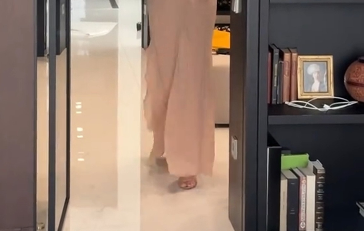 娘「歳をとるのは怖くない、だってうちの母は……」52歳母の姿が驚きの340万再生　「いや32歳だよ！」「やばすぎる遺伝子」【海外】（1/3） | 美容 ねとらぼ