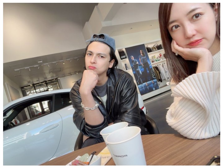 愛車のポルシェ「カイエン」が故障したアレクサンダーと川崎希