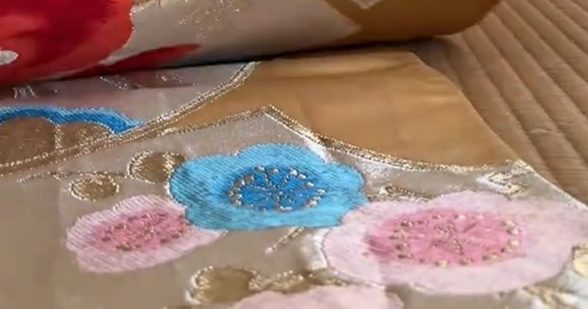 タンスに眠る着物の帯、捨てないで！　バッサリ切って分解したら……「すてき！」　実用的な大変身に「祖母の形見で作ってみたい」（1/2） | ハンドメイド ねとらぼ