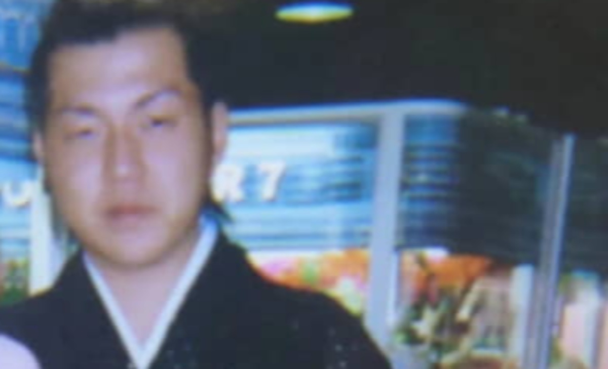 幼い娘を抱っこする強面の夫→20年後……　まさかの姿に「素敵な歳の重ね方」「ふたりともいいね！」（1/3） | ライフスタイル ねとらぼ