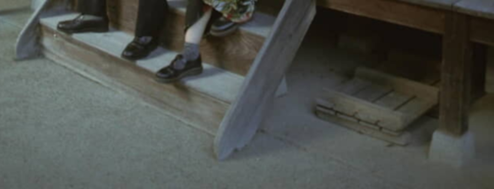 写真家「少しだけいかつい恰好してきて！」→初対面の男女、衝撃の姿に「正解すぎる」「訳アリ逃避行って感じ」（1/3） | 写真 ねとらぼ