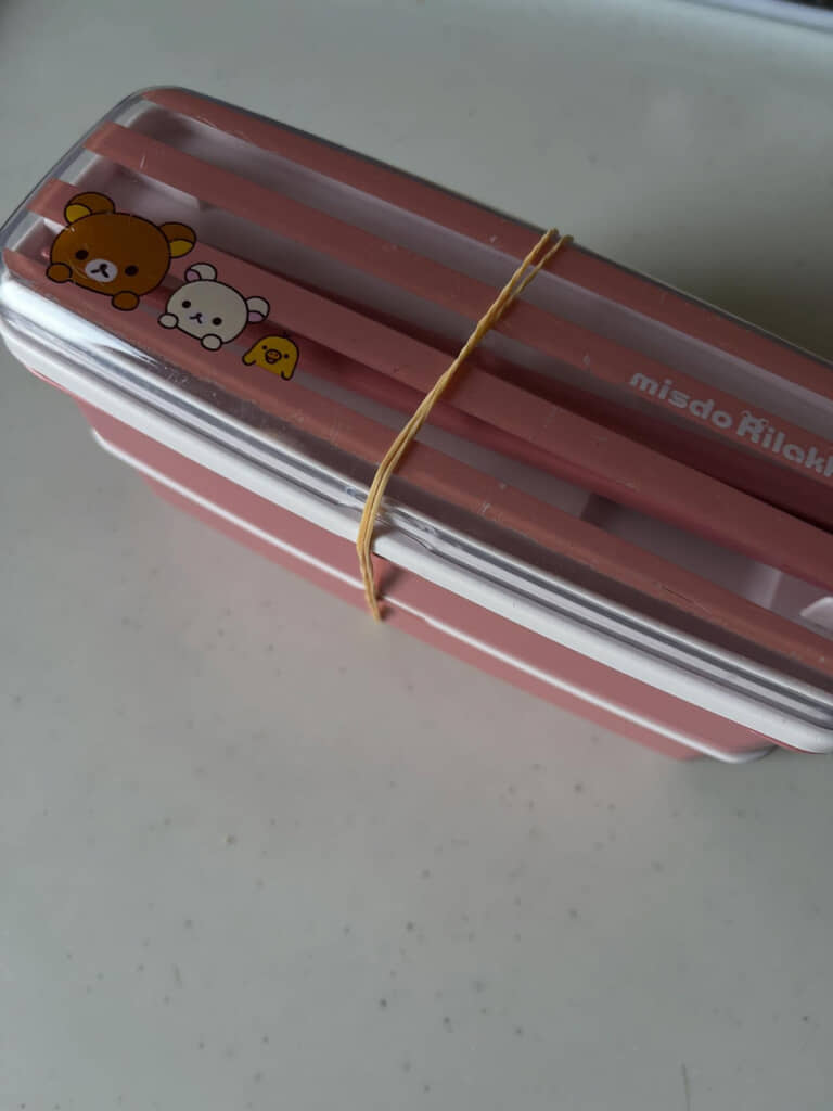 バンドが見つからず輪ゴムで代用