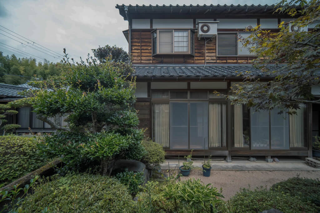 かなり広い2階建ての家