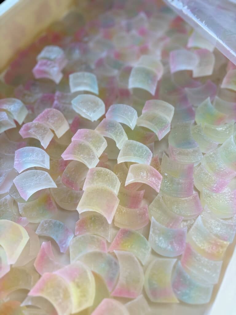 レインボー＆透明感が美しい……！