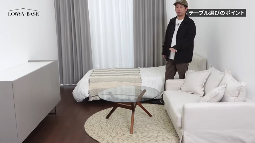 ガラスの丸いコーヒーテーブル