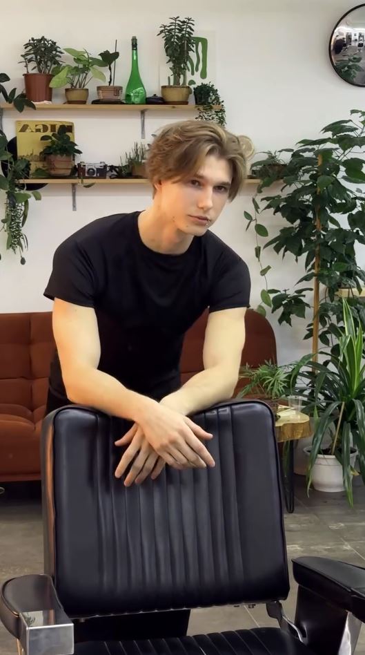 カット後はハリウッド俳優みたいに……！