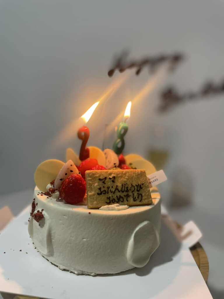 デザートはもちろんバースデーケーキ