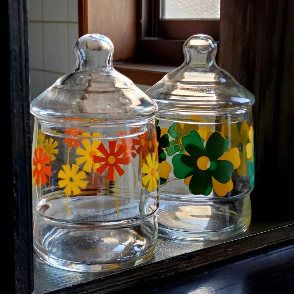 昭和レトロなガラスポッド