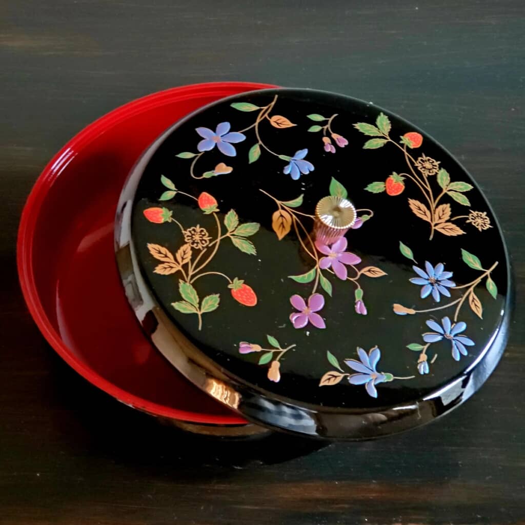 いちごと花の菓子器