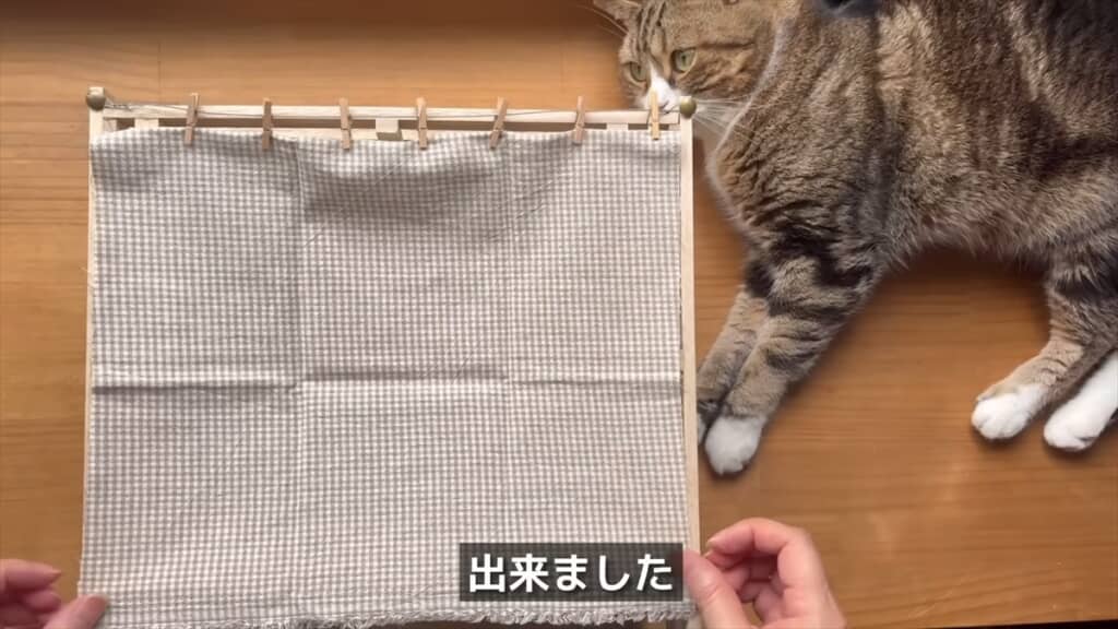 100均のすのこで作るカーテンラック