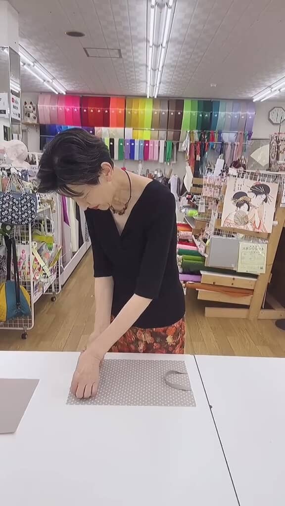 両サイドに持ち手を付ける