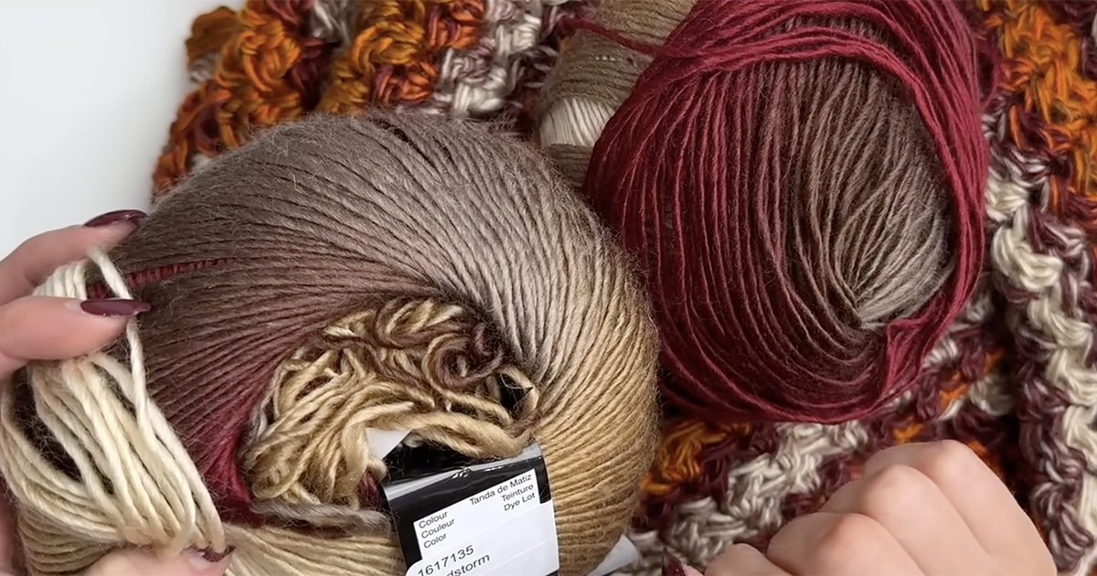 秋色の毛糸をかぎ針でサクサク編むと……「本当にすごい！」　これからの季節に大活躍する“すてきアイテム”に「絶対作る」「美しくてシンプル」【海外】（1/2） | 編み物 ねとらぼ