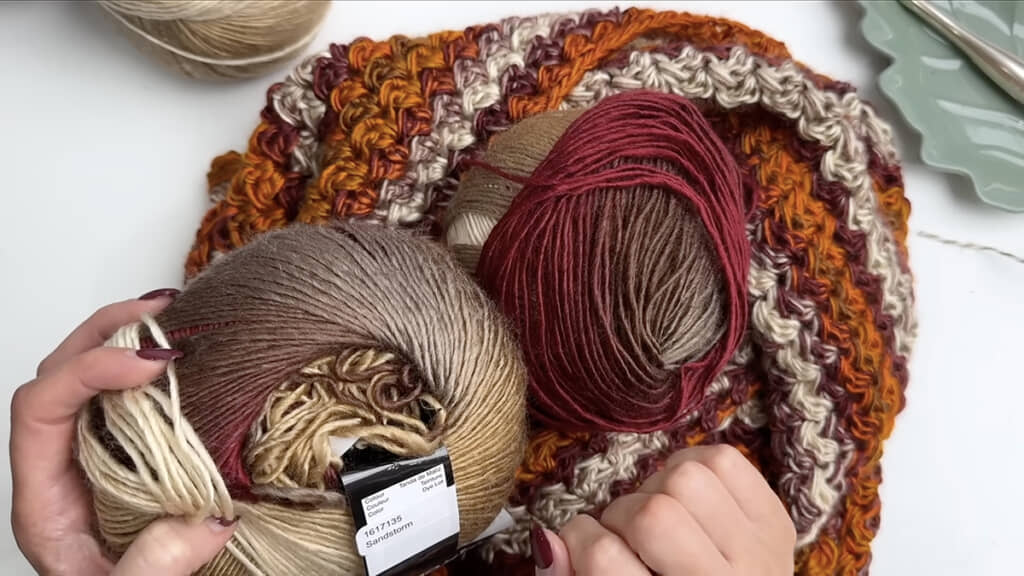 秋らしいバーガンディー×ブラウンベージュ