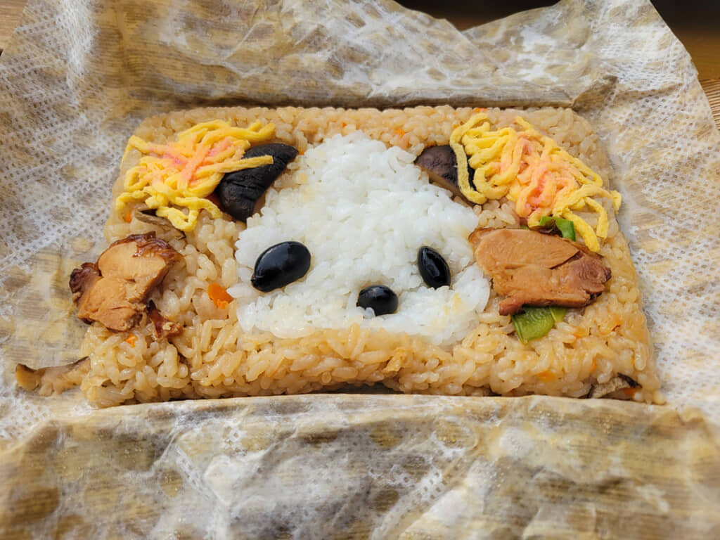 中身はキュートなパンダ弁当！