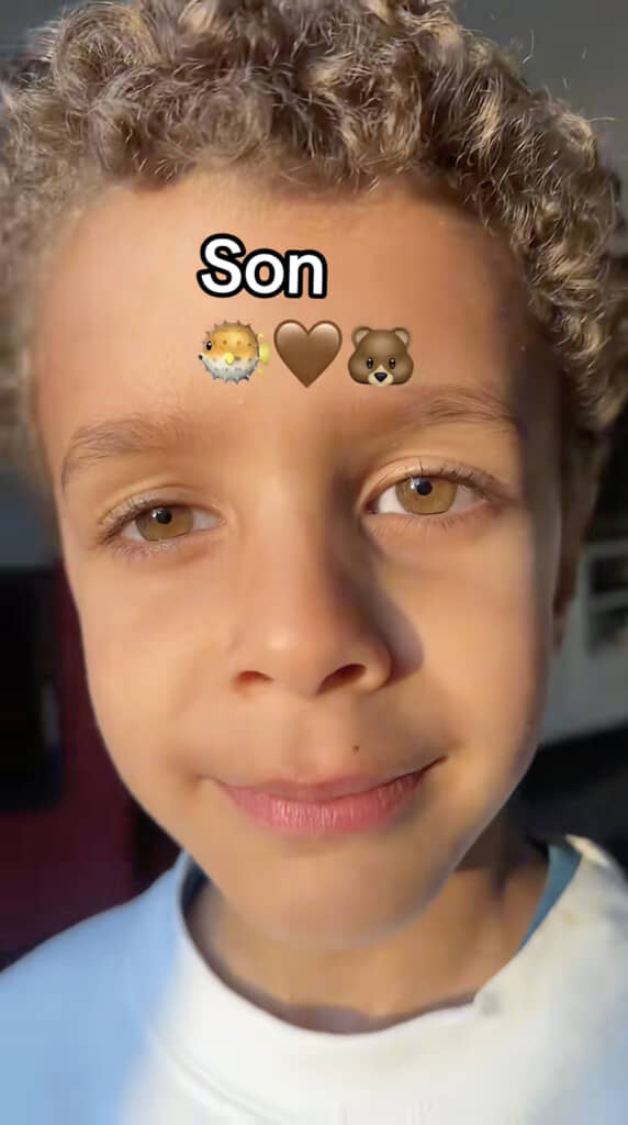 次男は色素の薄いブラウンです