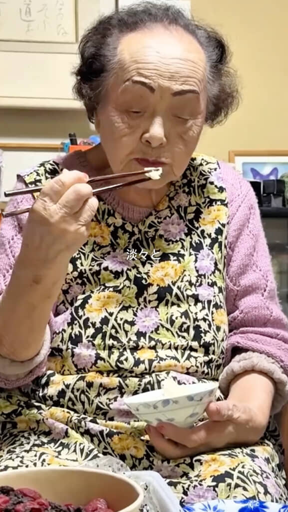 淡々と食べます