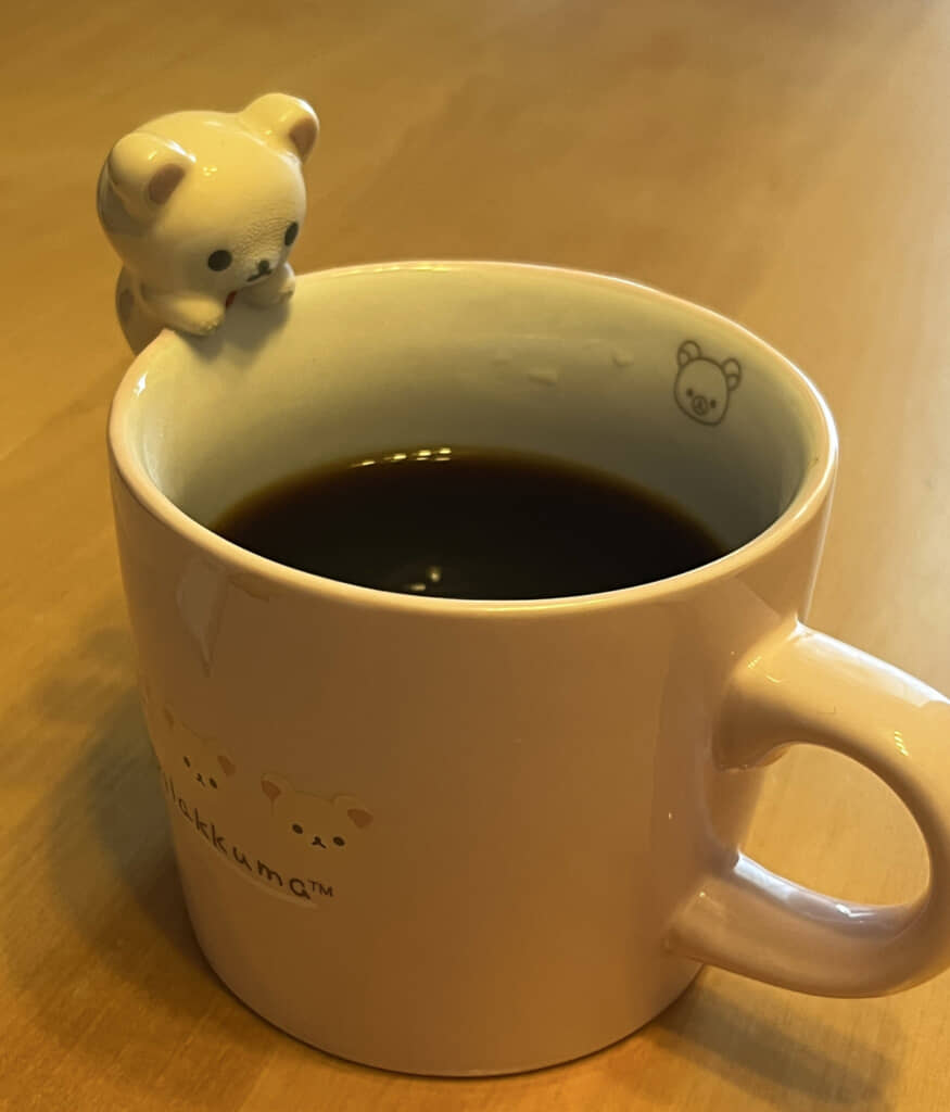 コリラックマが付いたマグカップ