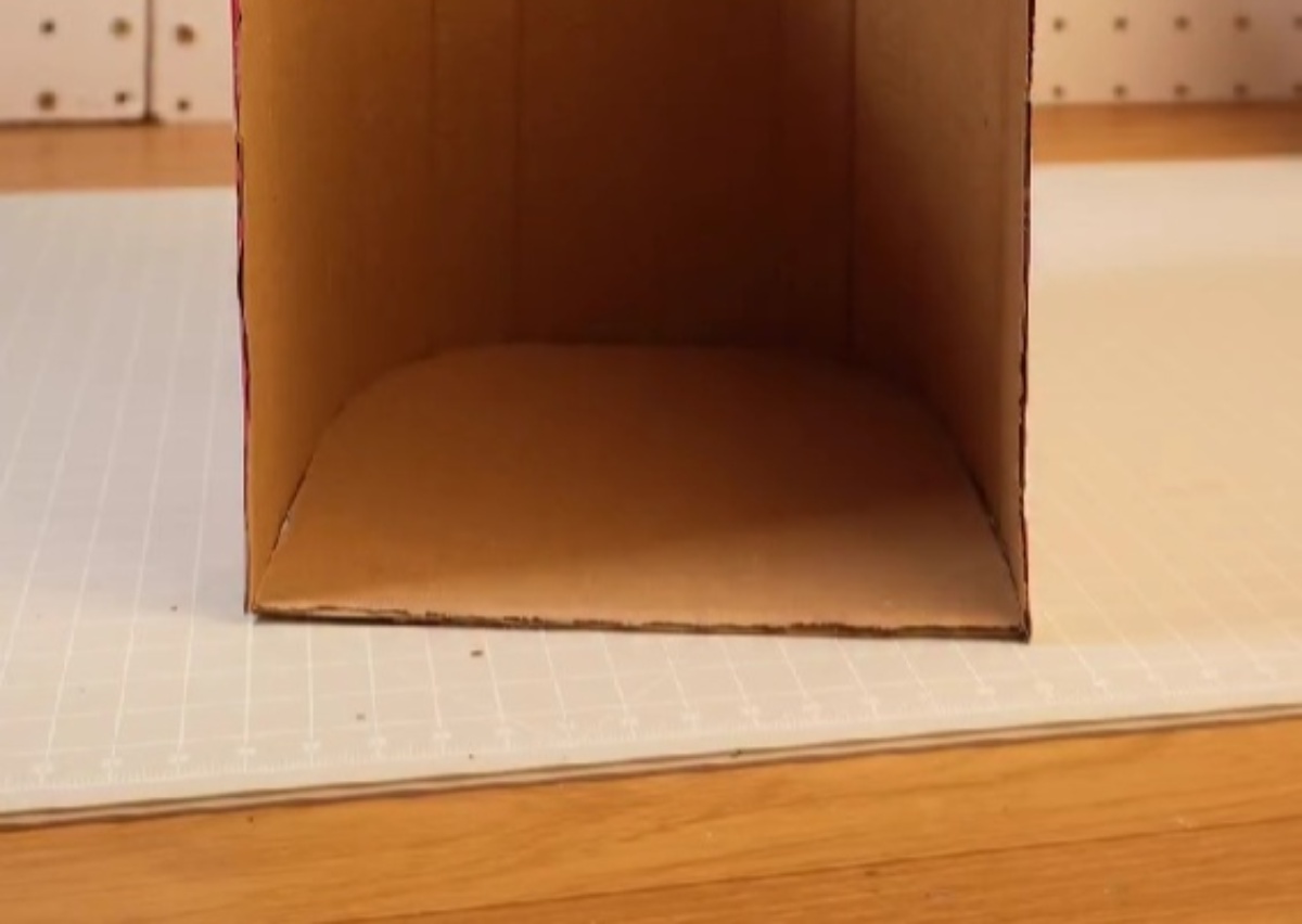 段ボールと粘土で“ディズニーの名シーン”を完全再現したら……「うわあああぁ！」　驚がくの完成度に目が点【海外】（1/3） | ディズニー ねとらぼ