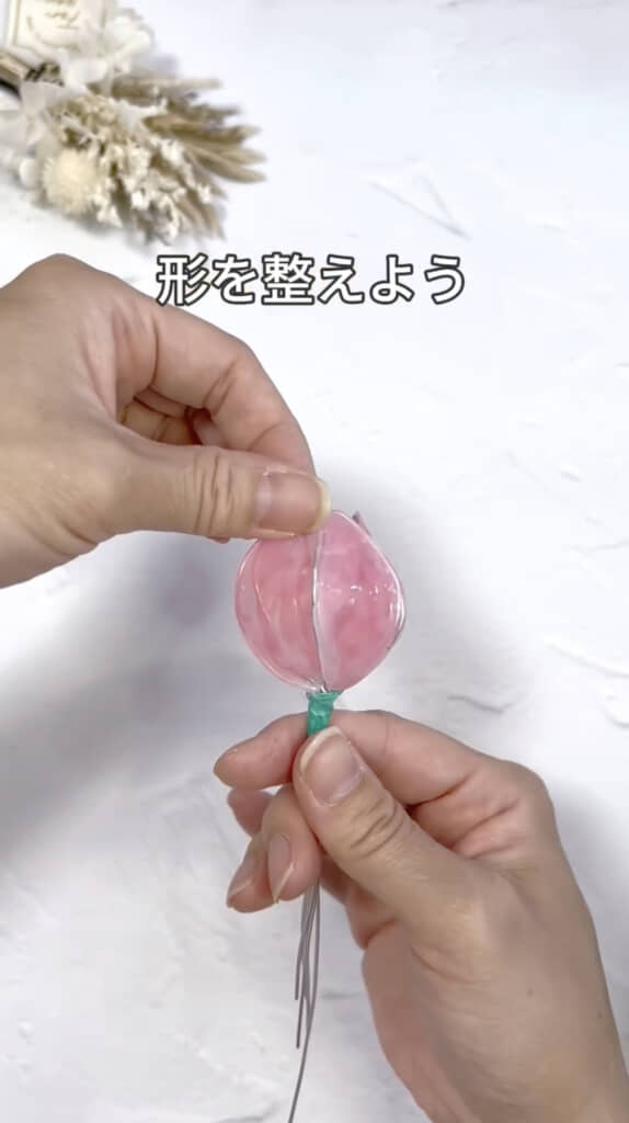 茎にはマスキングテープを巻きます