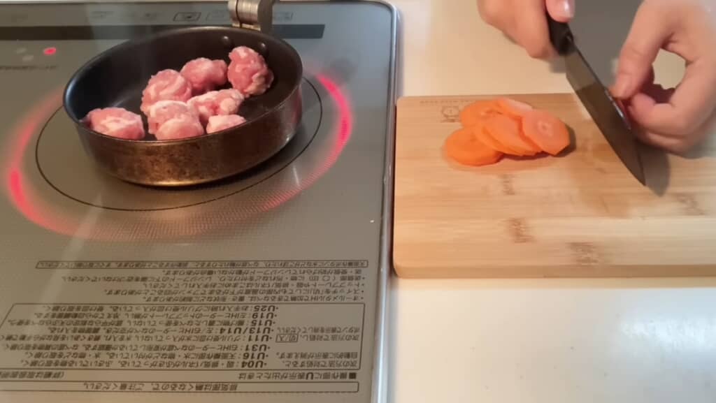 豚小間肉を肉団子にするアイデアも参考になる