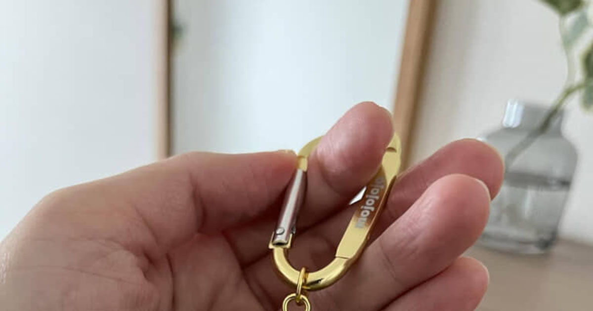 43歳女性「バッグにこれ付けても良いですか？」→“好き”を貫くアイテムに「年齢関係ないです！」「余裕でつけちゃいましょ」（1/2） | ライフスタイル ねとらぼ