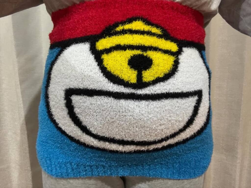 しまむらで購入したドラえもんの腹巻き