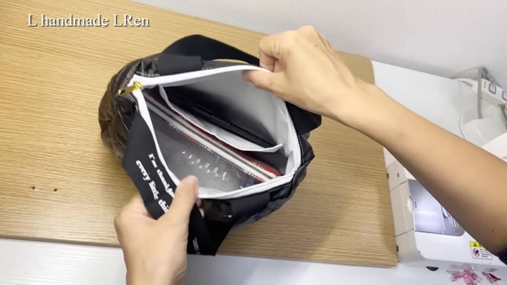 マチつきで収納力も抜群です