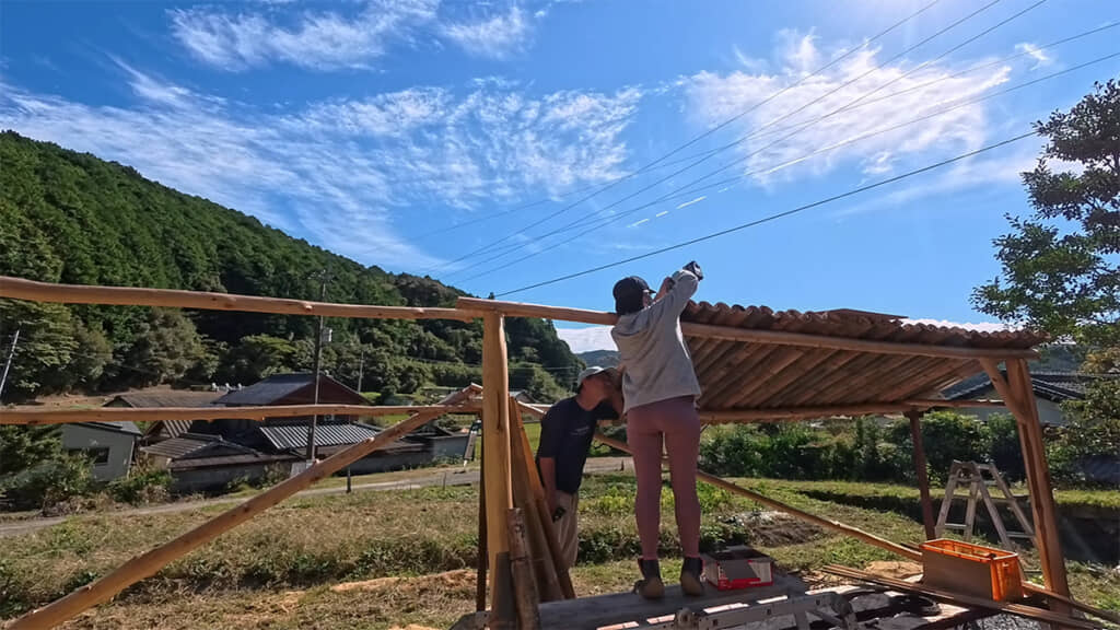 協力しながら、黙々と作業を進めていきます