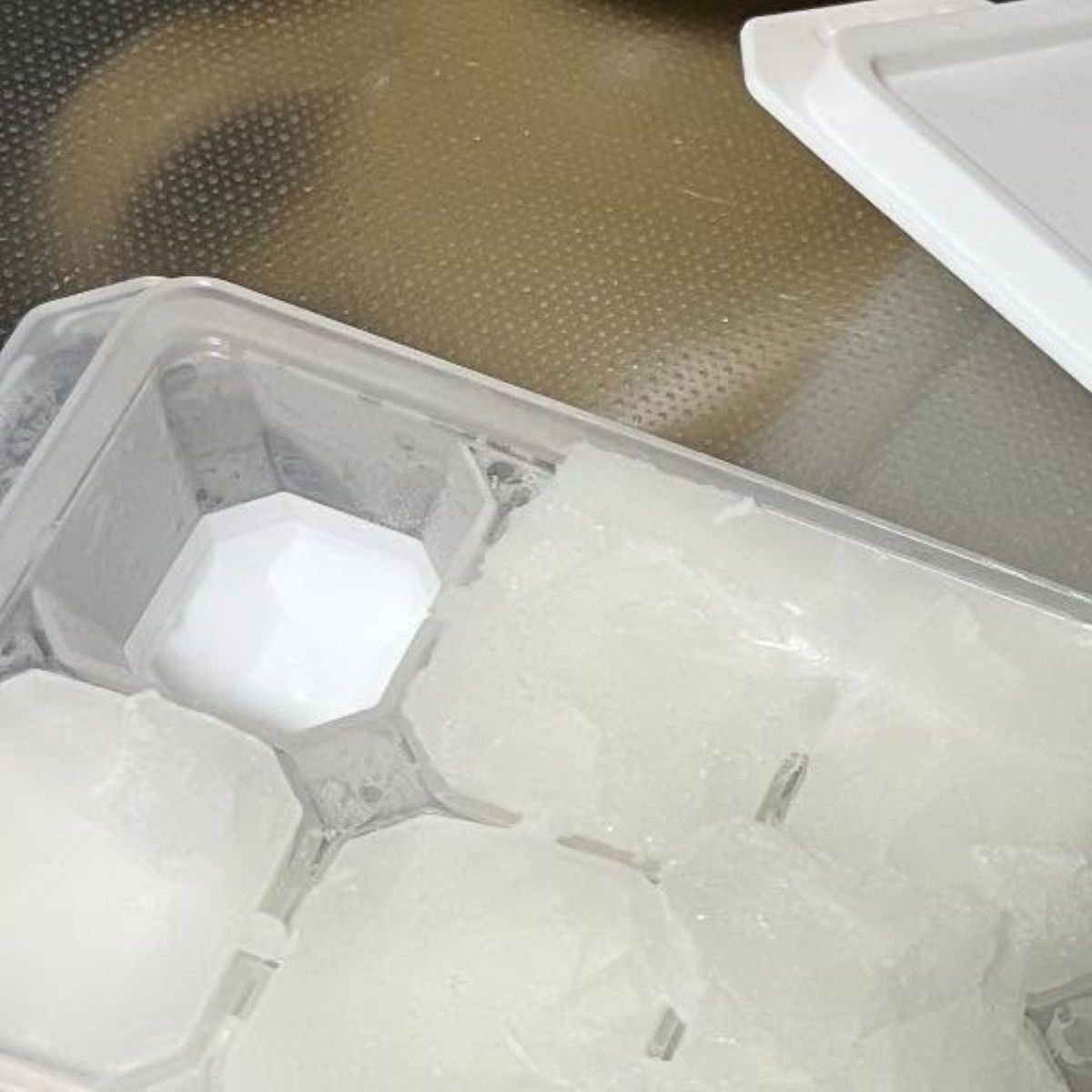 夫に離乳食を「割って」と頼んだら……　妻「なぜそうなるw」まさかの光景に「ちがうちがう、そおじゃ、そおじゃあなぁい」 | ライフスタイル ねとらぼ